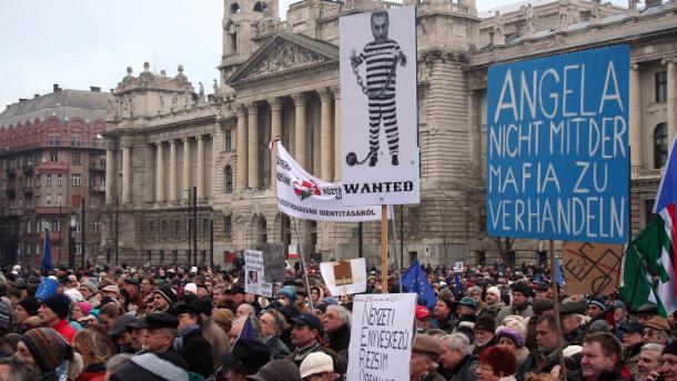 تظاهرات اعتراض آمیز در مجارستان 