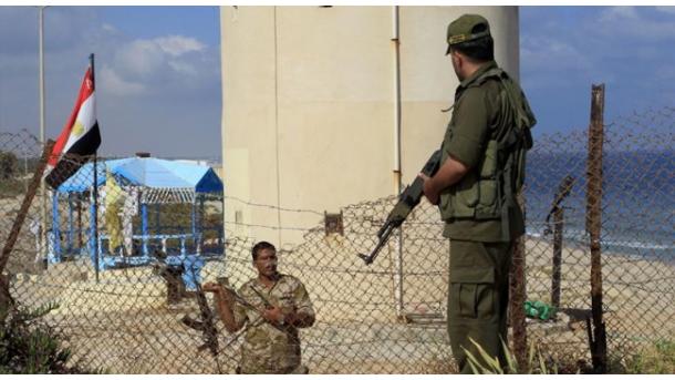 حمله به گذرگاه مرزی مصر