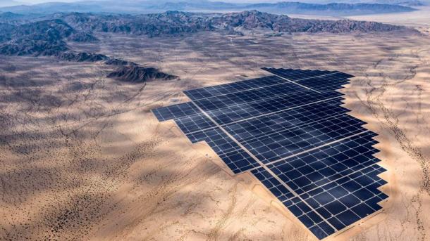 عکس بزرگترین نیروگاه خورشیدی جهان در کالیفرنیا منتشر شد