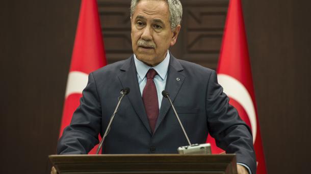 Arınç: "DAESH es una banda terrorista condenada por Turquía"