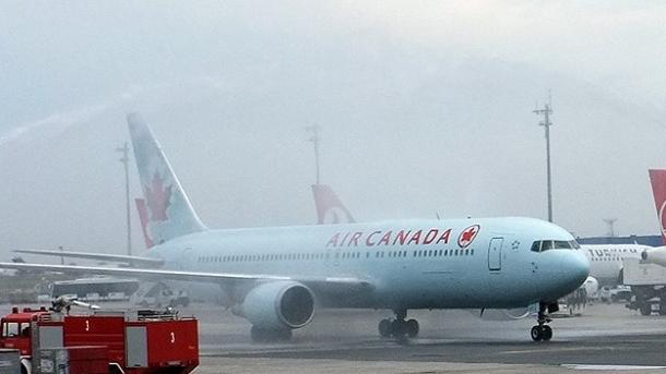 کینیڈا:مسافرطیارے کا عملہ سوتی خاتون کو کیبن میں بھول گیا