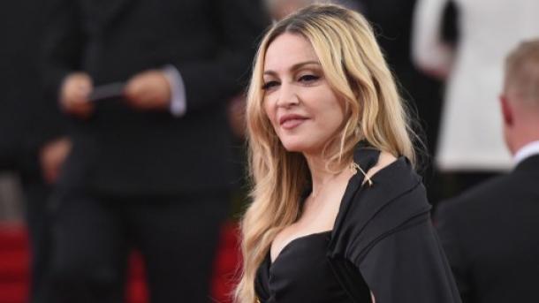 Madonna új klipjében számos világsztár tűnik fel
