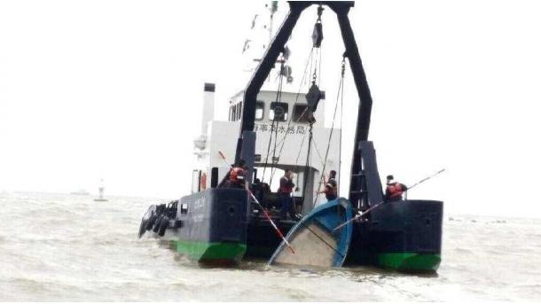 中国澳门发生一起翻船事故15人失踪