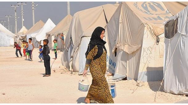 Már kétezer jazidi él a sátorvárosban
