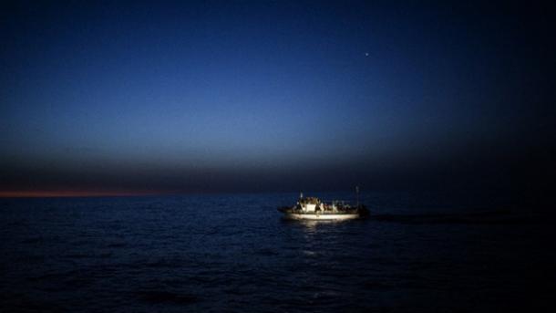 Rescatados emigrantes en alta mar de Túnez