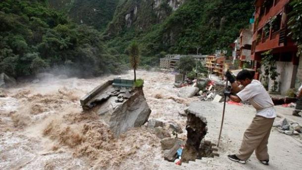 秘鲁中部地区发生洪灾