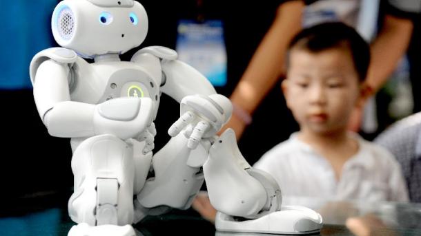 Cina, robot comandati dalle onde cerebrali