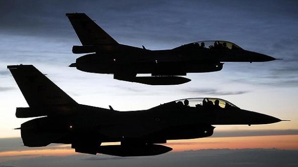Több célpontot támadtak a török harci gépek