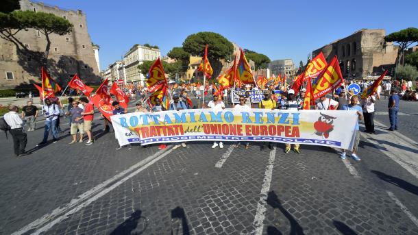 在意大利反欧盟人士举行抗议