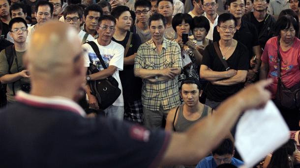 中国官方决定与香港抗议团体代表会晤