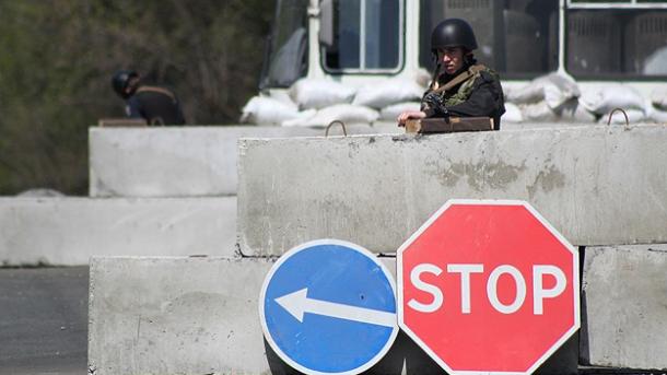 کیف: هر خوردوی نظامی که از روسیه وارد اوکراین شود هدف قرار میگیرد