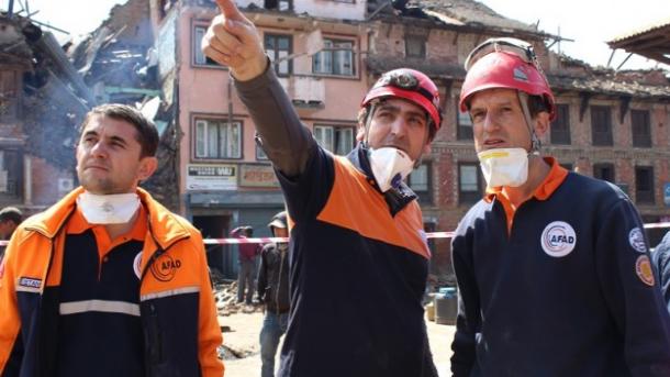 Equipas de resgate turcas já estão no Nepal