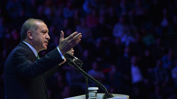 اردوغان: مسلمانان د ورورولۍ پرته بله چاره نه لري. 