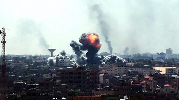 以色列军队继续轰炸加沙南部城市