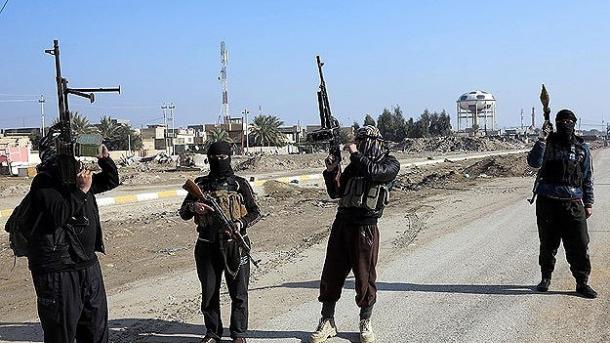 ISIL a cucerit o baza militara ın Siria