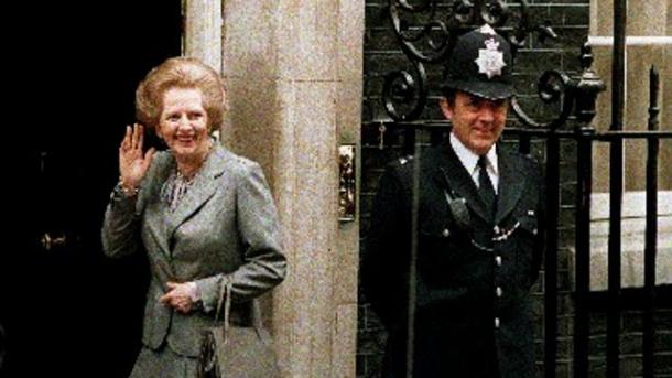 Elárverezik a néhai Margaret Thatcher személyes tárgyait