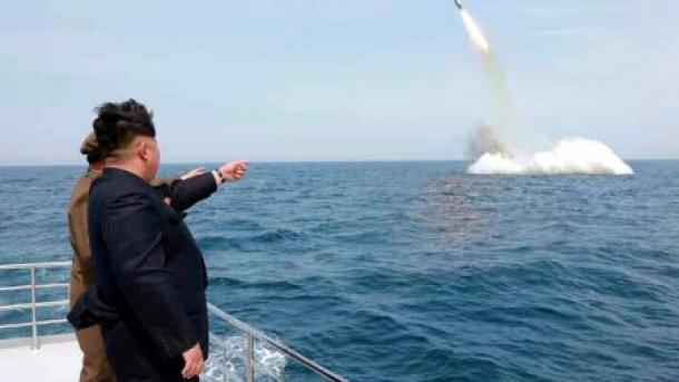 据传朝鲜从潜艇发射可携带核弹头的洲际导弹