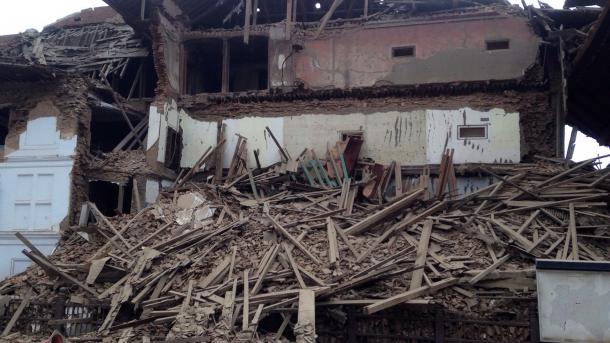 نپالده زلزله: ۱۵۰ کیشی جان بیردی