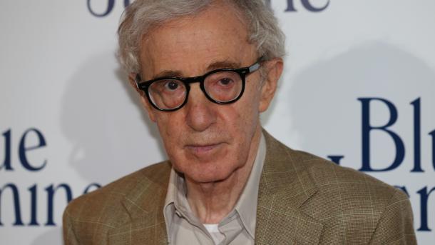 Una diseñadora española se ilumina cuando habla de Woody Allen