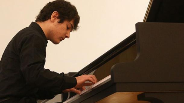 Oroszországban lépett fel a Szíriából menekült zongorista