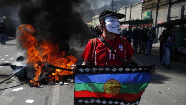 智利首都圣地亚哥发生混乱
