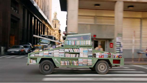 Tanque-biblioteca luchará contra ignorancia 