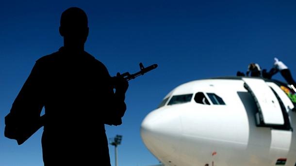 لیبیا کے دارالحکومت طرابلس کے ہوائی اڈے پر قبضہ کرنے کے لیےجھڑپی