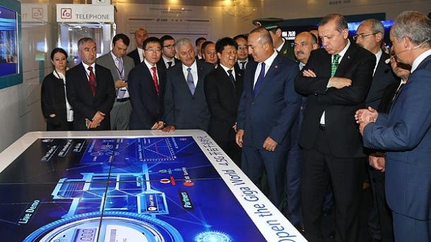 土耳其总统参观华为公司