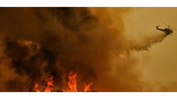 Incêndio obriga a evacuar 3 mil pessoas na Califórnia
