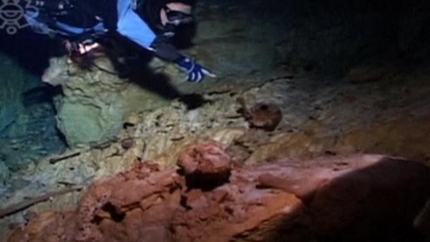 Buceadores mexicanos descubren esqueleto más antiguo en América