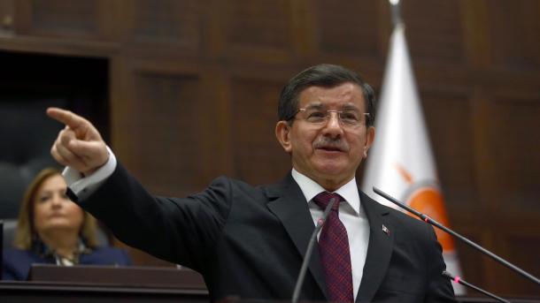 Davutoğlu: regra dos três mandatos é discutível