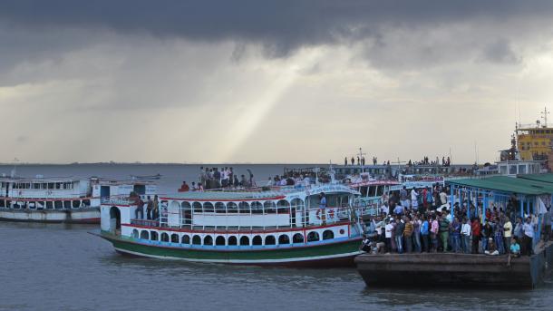 孟加拉发生沉船事故 125人失踪