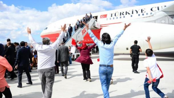 Puestos en libertad 49 turcos retenidos por el EI