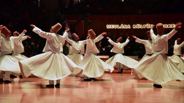 Tanılğan fiker iyäse,şağir häm sufıy Mäwlana