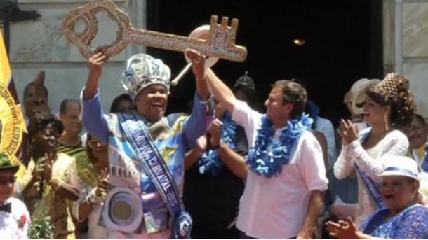 Rei Momo abre o carnaval carioca