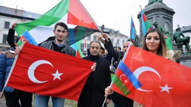 اعتراض دانشجویان آذربایجان به ادعاهای دروغین ارامنی ها 