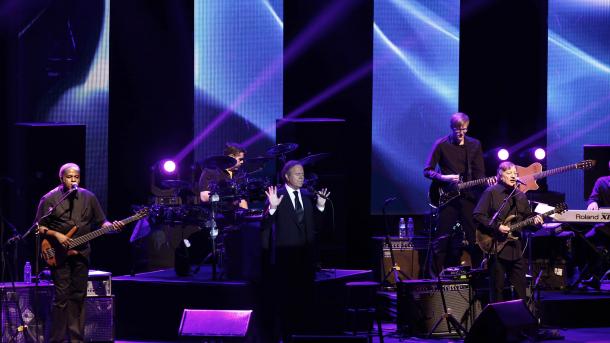 Julio Iglesiasİstanbulda konsert proqramı ilə çıxış edib