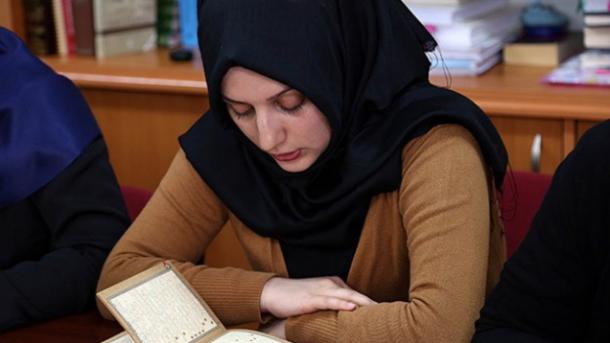 Szíriai nőknek tartanak Korán-tanfolyamot