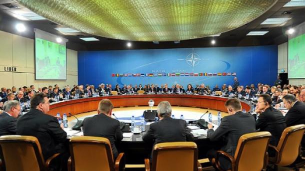 НАТО осъди Русия...