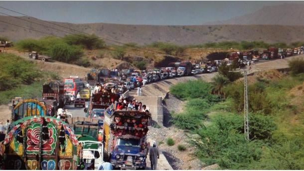 巴基斯坦成千上万人背井离乡