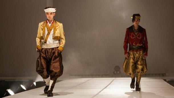 日本举办奥斯曼时装展