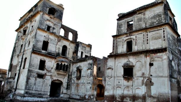 مٹتی ہوئی شان و شوکت: قلعہ شیخوپورہ