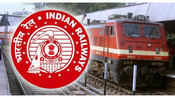 بھارت: پٹنہ میں ٹرین لوگوں کے دھکے سے چلنے لگی