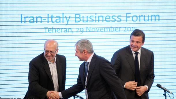 سه بانک ایرانی با شرکت بیمه ساچه ایتالیا تفاهم نامه امضا کردند