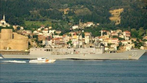 Un buque de EEUU atraviesa el Estrecho de Dardanelos