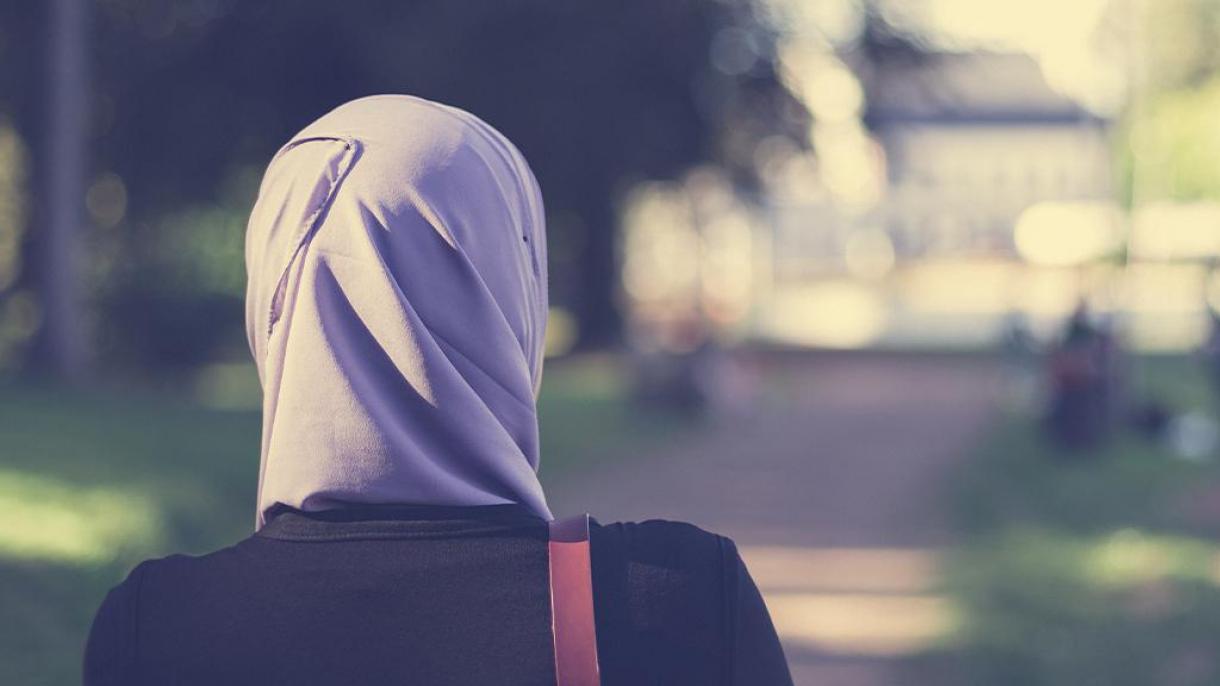 آسڑیا میں  مسلم خواتین سے ہیڈ اسکارف کے بارے میں پوچھنا امتیازی سلوک قرار