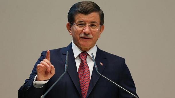 Davutoglu: "La Turchia non dovrebbe ottenere il permesso per proteggere i suoi confini"