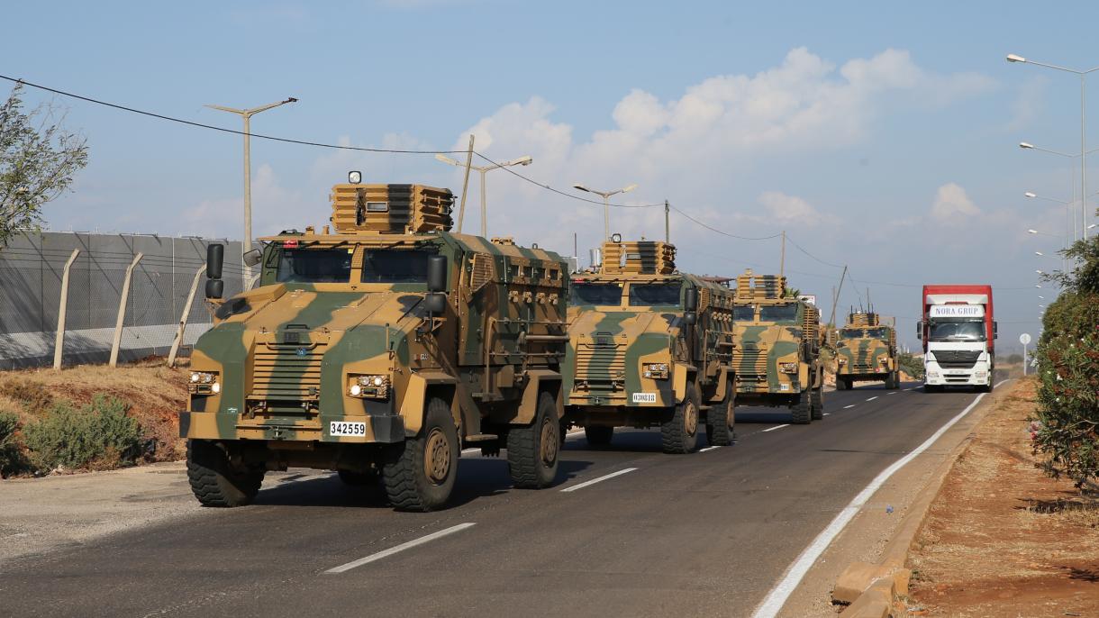 土耳其武装部队继续向边界派遣军车与军人