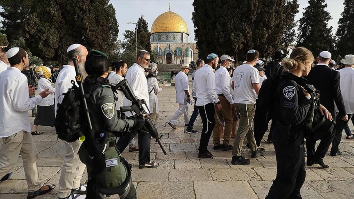 Más de 1.500 colonos israelíes asaltan el complejo de la mezquita de Al Aqsa, Jerusalén Este ocupado