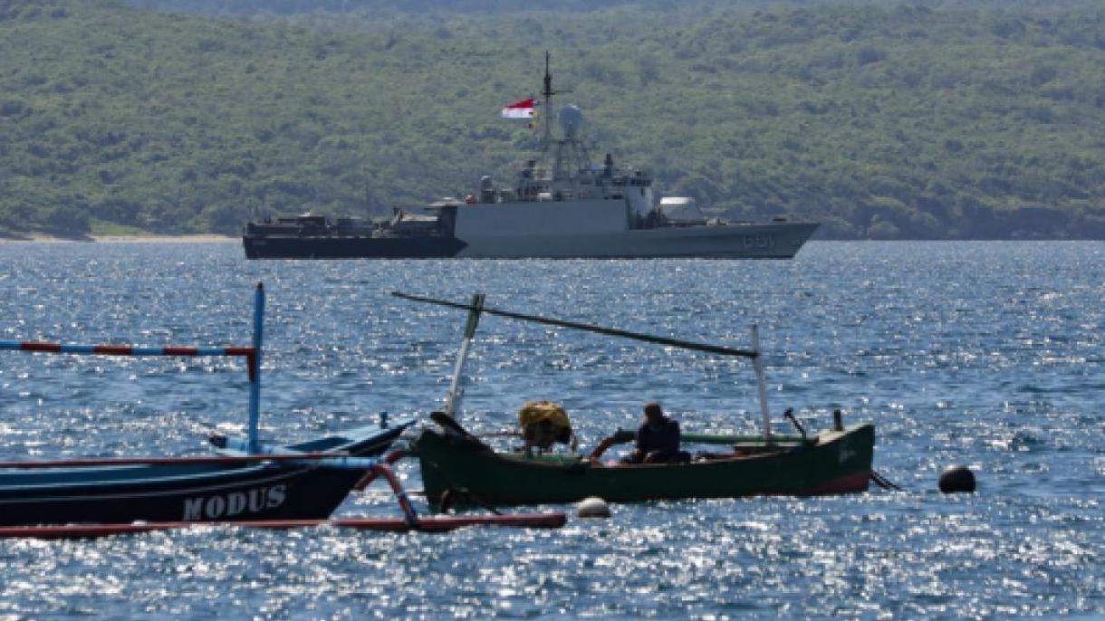Siguen las labores para detectar el lugar de submarino desaparecido en Indonesia